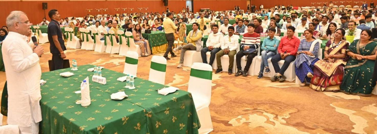 छत्तीसगढ़िया संस्कृति को संवारने में कलाकारों का महत्वपूर्ण योगदान : मुख्यमंत्री श्री बघेल
