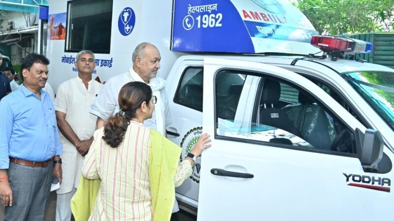 गौठानों में पहुँचेंगे मोबाईल मेडिकल यूनिट, मंत्री श्री चौबे ने किया अवलोकन