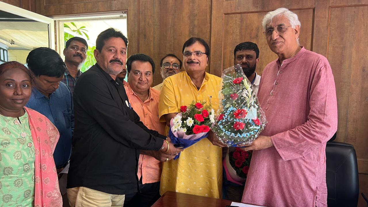 उप मुख्यमंत्री सिंहदेव से मुलाकात के बाद स्वास्थ्य कर्मचारी संघ ने किया हड़ताल समाप्ति का ऐलान