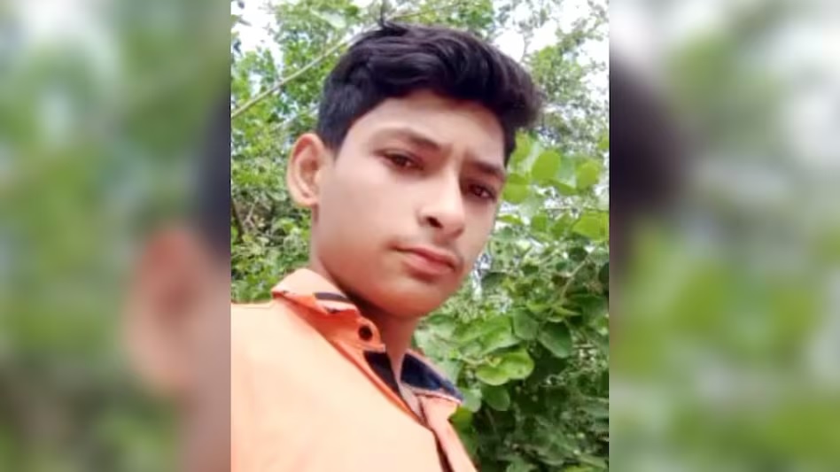 क्लासरूम से अंदर 10वीं के छात्र ने अपने साथी का गला रेता