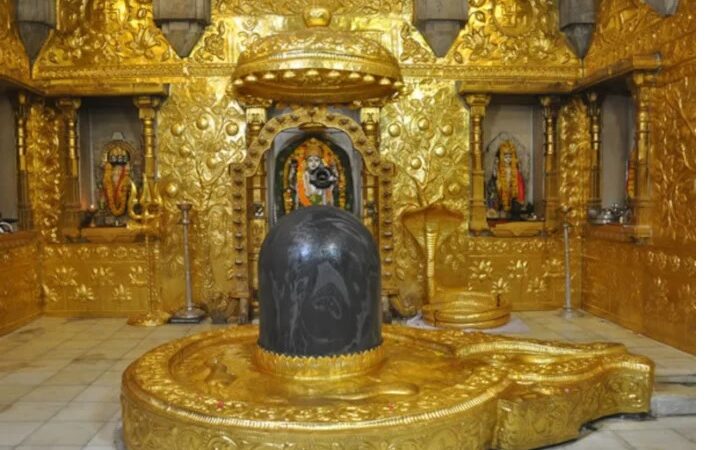 देश के इन स्थानों पर स्थापित हैं 12 ज्योतिर्लिंग