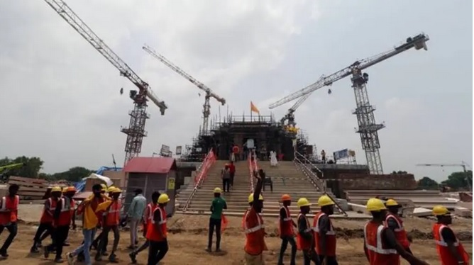 800 मीटर लंबे परकोटे के साथ बन रही 200 मीटर लंबी टनल