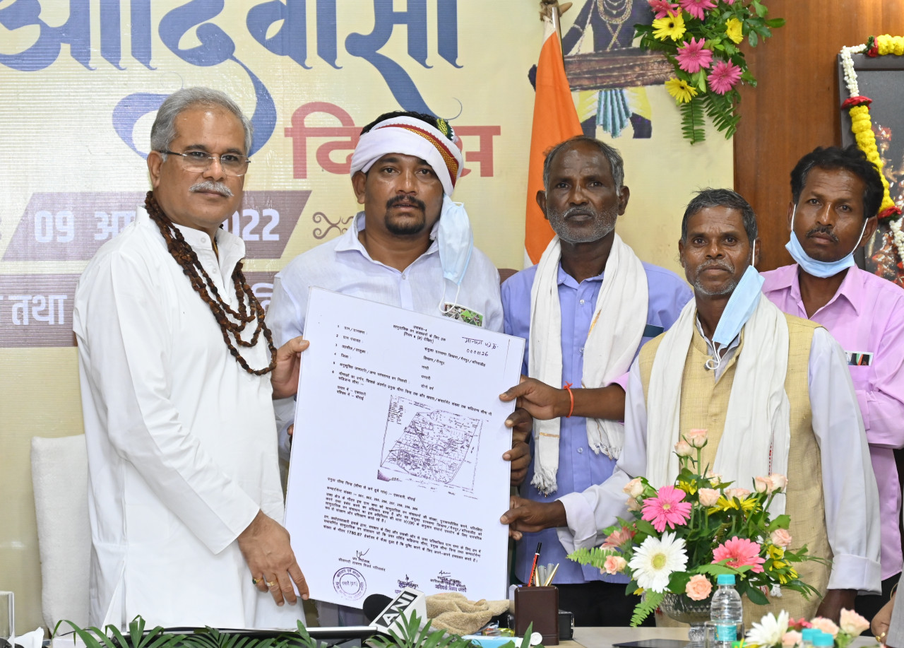 विश्व आदिवासी दिवस पर विशेष : छत्तीसगढ़ में आदिवासियों का बढ़ा मान : मेहनत का मिला वाजिब दाम