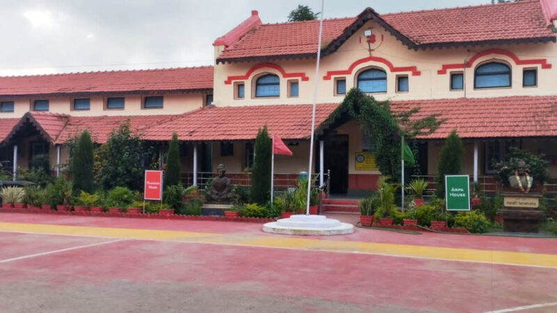 स्वामी आत्मानंद उत्कृष्ट स्कूलों में लाखों बेटे-बेटियों की जिंदगी संवर रही