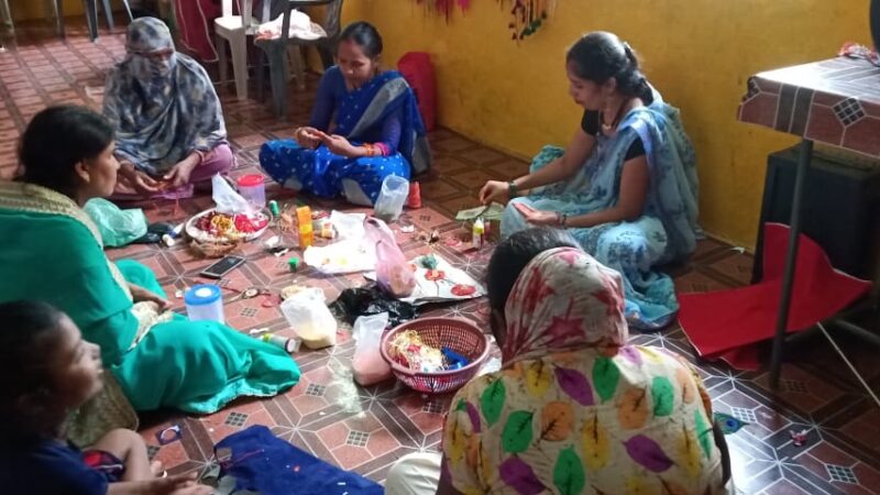 भाइयों की कलाई में सजेगी ‘रीपा’ में तैयार राखियां