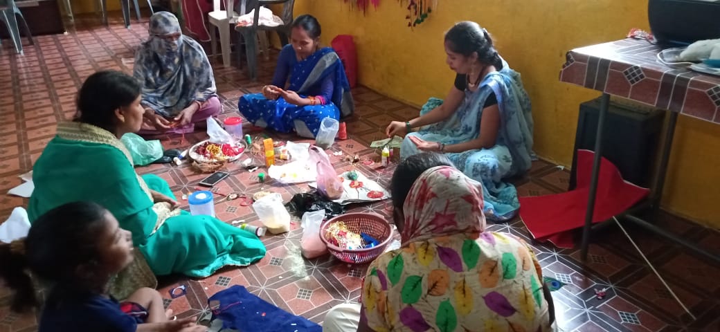 भाइयों की कलाई में सजेगी ‘रीपा’ में तैयार राखियां