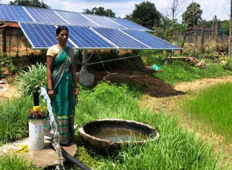 सौर सुजला योजना कृषकों के लिए सिद्ध हो रहा है वरदान