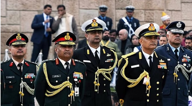 ब्रिगेडियर और ऊपर के रैंक के अफसरों के लिए एक जैसी वर्दी