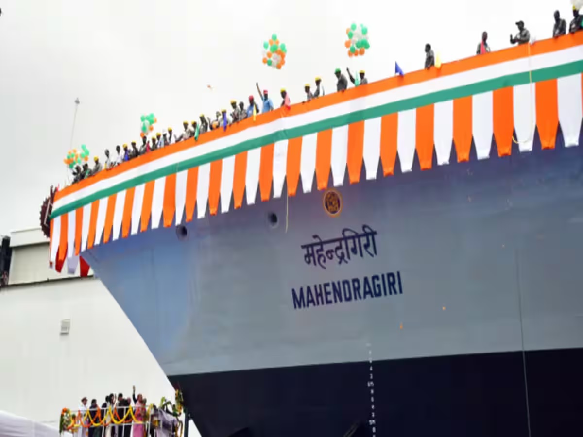 युद्धपोत महेंद्रगिरी… भारत ने समुद्र में उतारा ‘बाहुबली