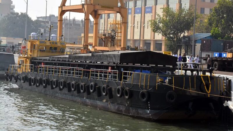 8 मिसाइलों के साथ गोला-बारूद ले जाने में सक्षम