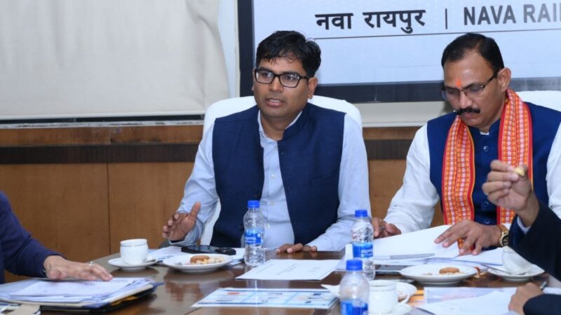 वित्त मंत्री श्री ओपी चौधरी ने की स्वास्थ्य विभाग की बजट समीक्षा