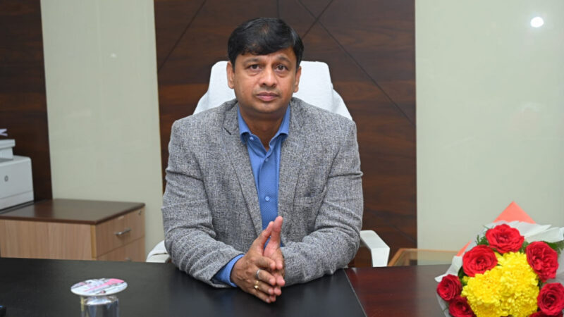 जनसंपर्क आयुक्त श्री मयंक श्रीवास्तव ने कार्यभार ग्रहण के बाद विभागीय अधिकारियों के साथ परिचयात्मक बैठक ली