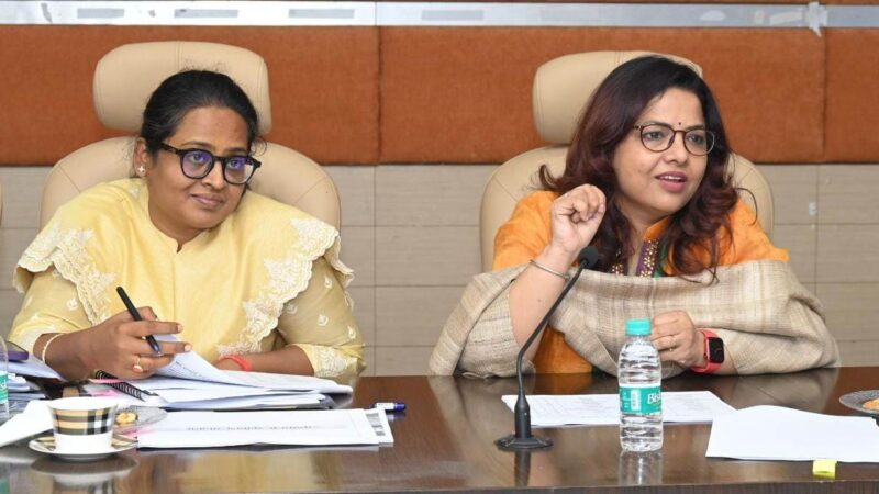 कामकाजी महिलाओं के बच्चों की देखभाल के लिए आंगनबाड़ी केन्द्र में प्रारंभ होंगे झूलाघर