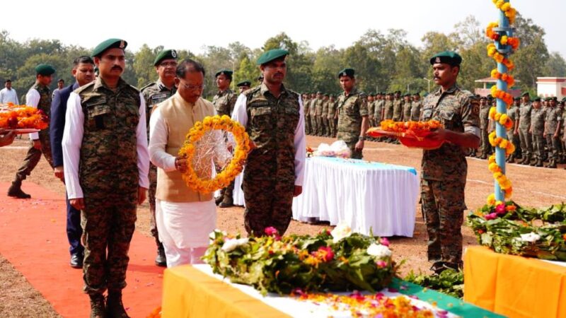 हमारे जवान नक्सली चुनौती का बहादुरी के साथ कर रहे हैं मुकाबला : मुख्यमंत्री श्री विष्णु देव साय