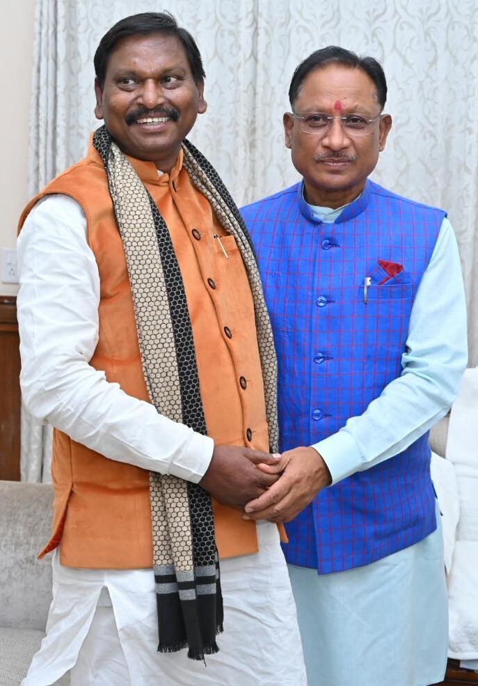 मुख्यमंत्री श्री साय से केंद्रीय कृषि और किसान कल्याण मंत्री श्री अर्जुन मुंडा ने की सौजन्य मुलाकात