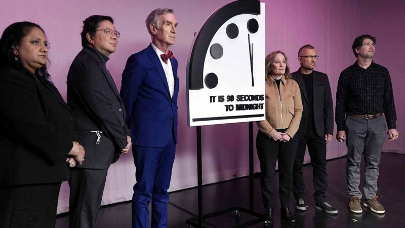 90 सेकेंड के लिए रुकी ‘प्रलय की घड़ी’