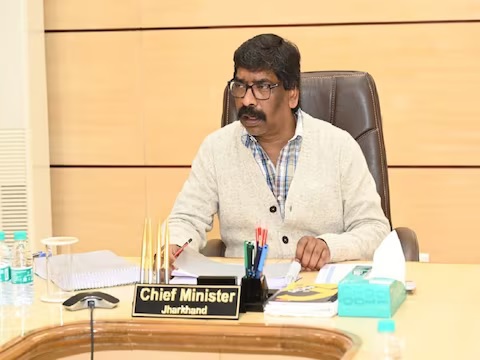 हेमंत सोरेन हुए गिरफ्तार, ED ने पूछताछ के बाद झारखंड CM को आवास से किया अरेस्ट: सूत्र