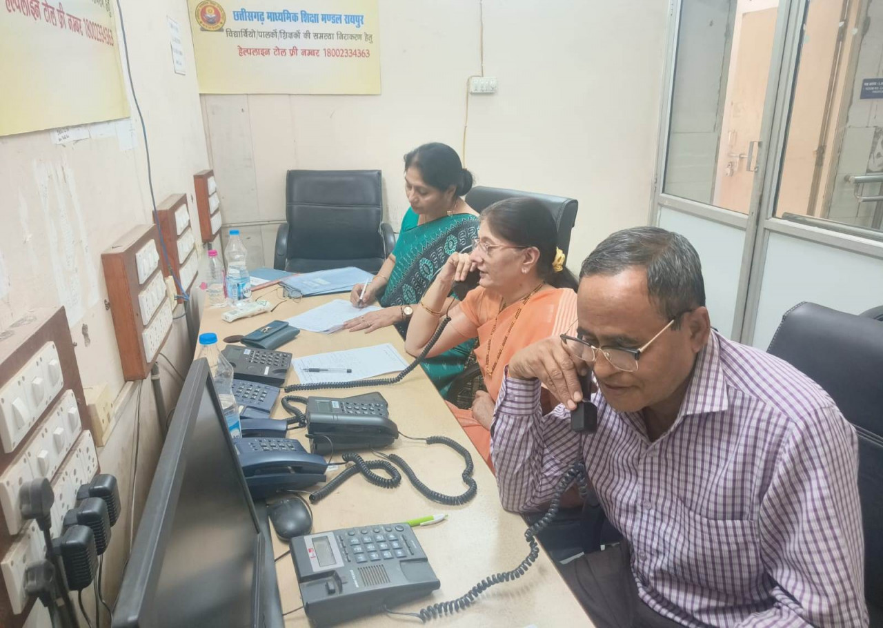 बोर्ड परीक्षार्थियों के भय और तनाव को दूर करने हेल्पलाइन पर 77 फोन कॉल का निराकरण
