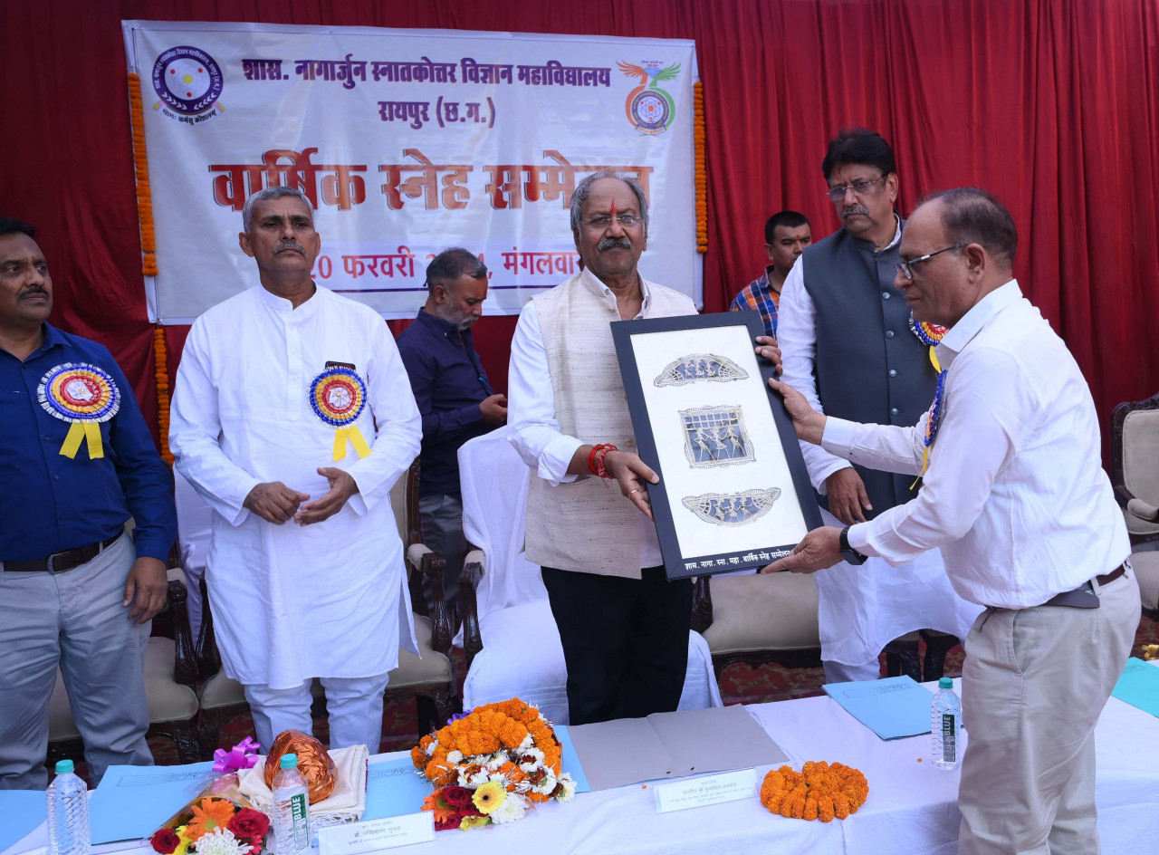 विद्यार्थी जीवन में अनुशासन है जरूरी: शिक्षा मंत्री श्री बृजमोहन अग्रवालशिक्षा मंत्री श्री बृजमोहन अग्रवालअनुशासन से ही लक्ष्यों की होगी प्राप्ति