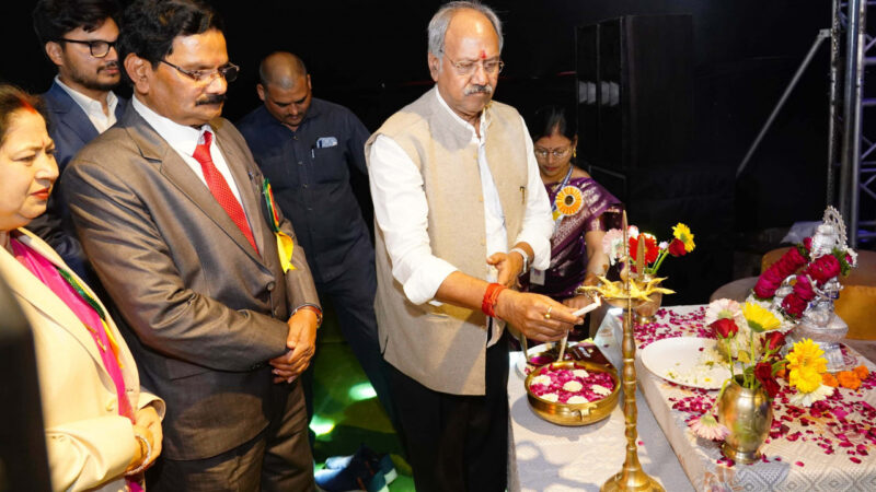 बच्चों में देशभक्ति की भावना जगाना गुरूजनों का दायित्व: शिक्षा मंत्री श्री अग्रवाल