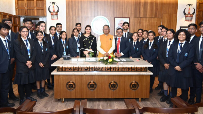 आपके लिए विकसित छत्तीसगढ़ को संवारने हम यहां बनाते हैं कानून