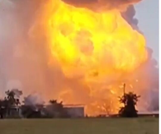 पटाखा फैक्ट्री में धमाका, 11 की मौत, 200 घायल