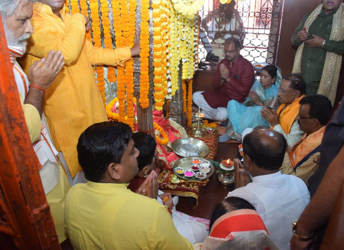 मुख्यमंत्री श्री विष्णु देव साय ने आज मध्यप्रदेश के सिंगरौली प्रवास के दौरान शक्ति नगर स्थित ज्वालामुखी शक्तिपीठ में दर्शन और पूजा-अर्चना की