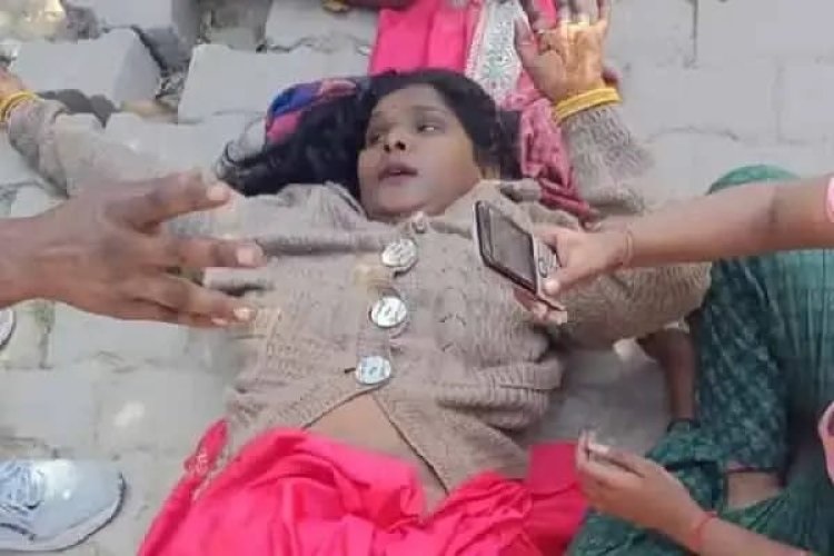 महिला को चलती ट्रेन से टीटीई ने दिया धक्का, एसी कोच में चढ़ने से था नाराज