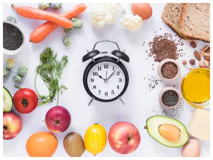 इंटरमिटेंट फास्टिंग करने का सही तरीका, जानें इससे कैसे वजन होता है कम