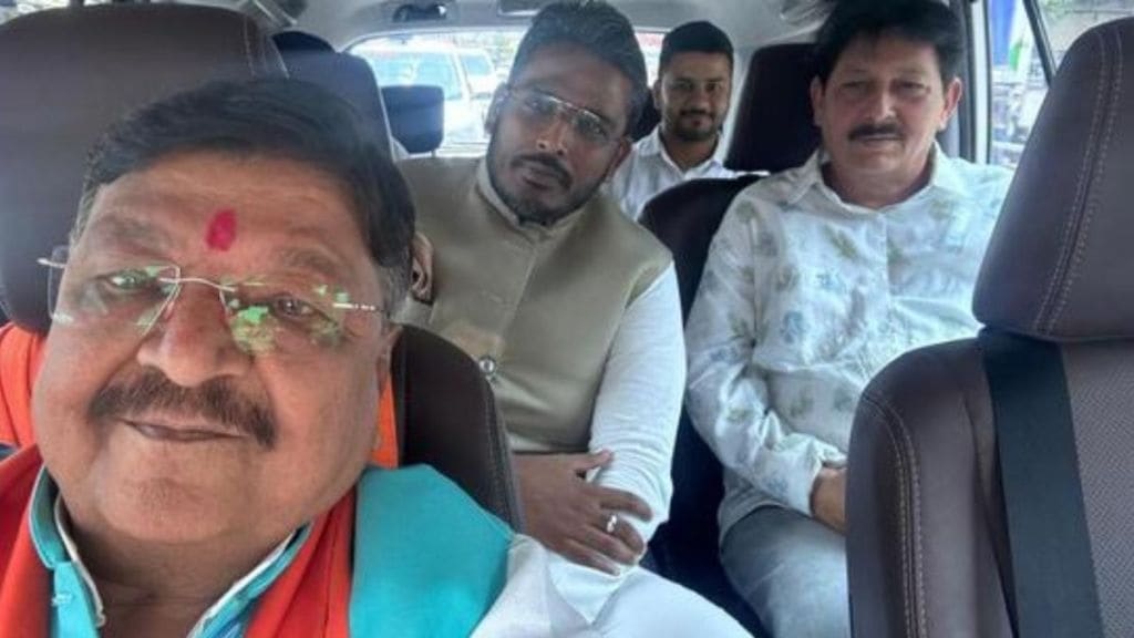 अक्षय बम ने वापस लिया नामांकन, भाजपा में शामिल