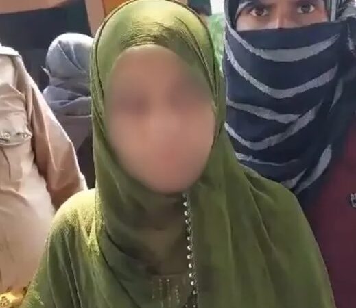 12 साल की बच्ची वोट डालने पहुंची, वोटर लिस्ट में भी था नाम