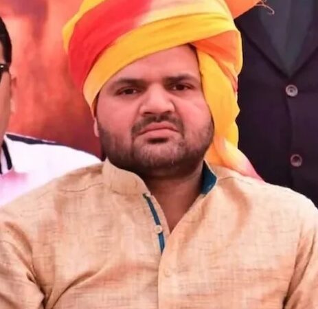 बृजभूषण की जगह उसके बेटे करण को मिली टिकट