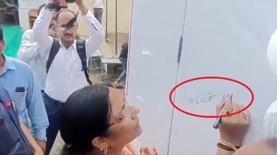 मोदी कैबिनेट में शामिल मंत्री ठाकुर नहीं लिख पाईं ‘बेटी बचाओ बेटी पढ़ाओ’