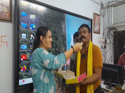 सामाजिक तानों से तंग आकर छोड़ दिया था घर