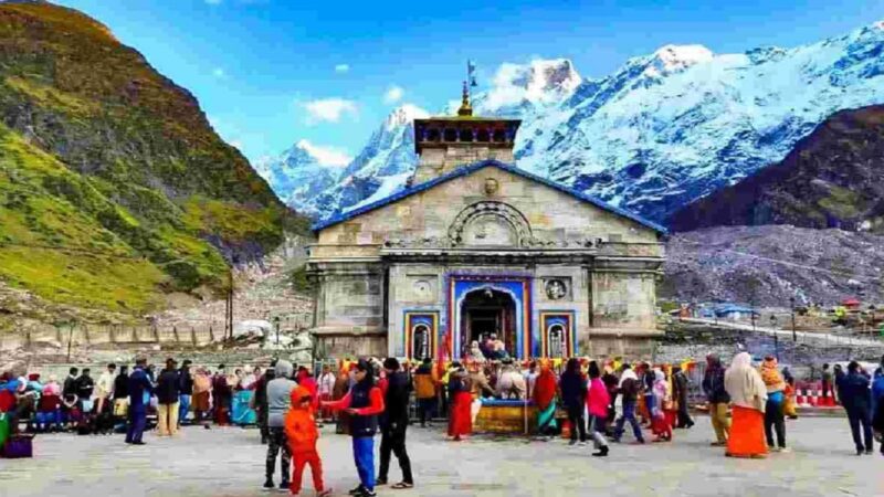 बद्रीनाथ रूट पर लैंडस्लाइड… चौतरफा आफत, 200 सड़कें बंद, फंसे 4000 श्रद्धालु